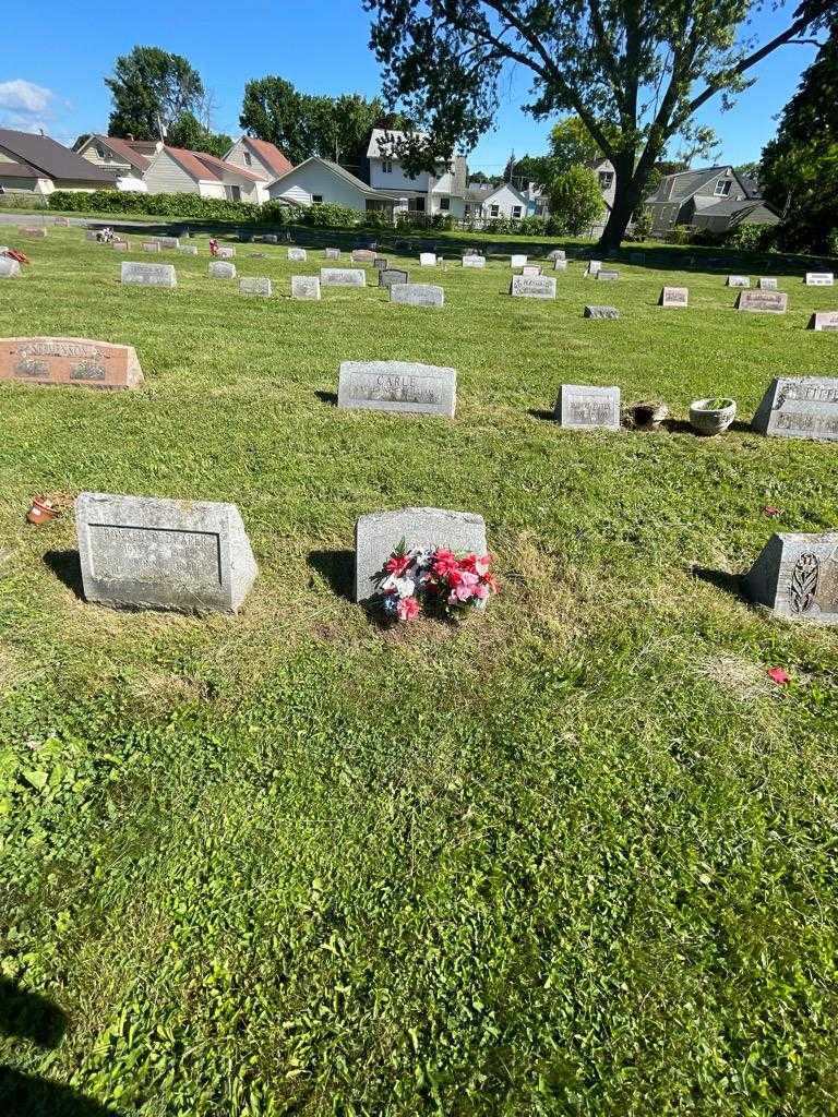 Alfred H. Delong Senior's grave. Photo 1