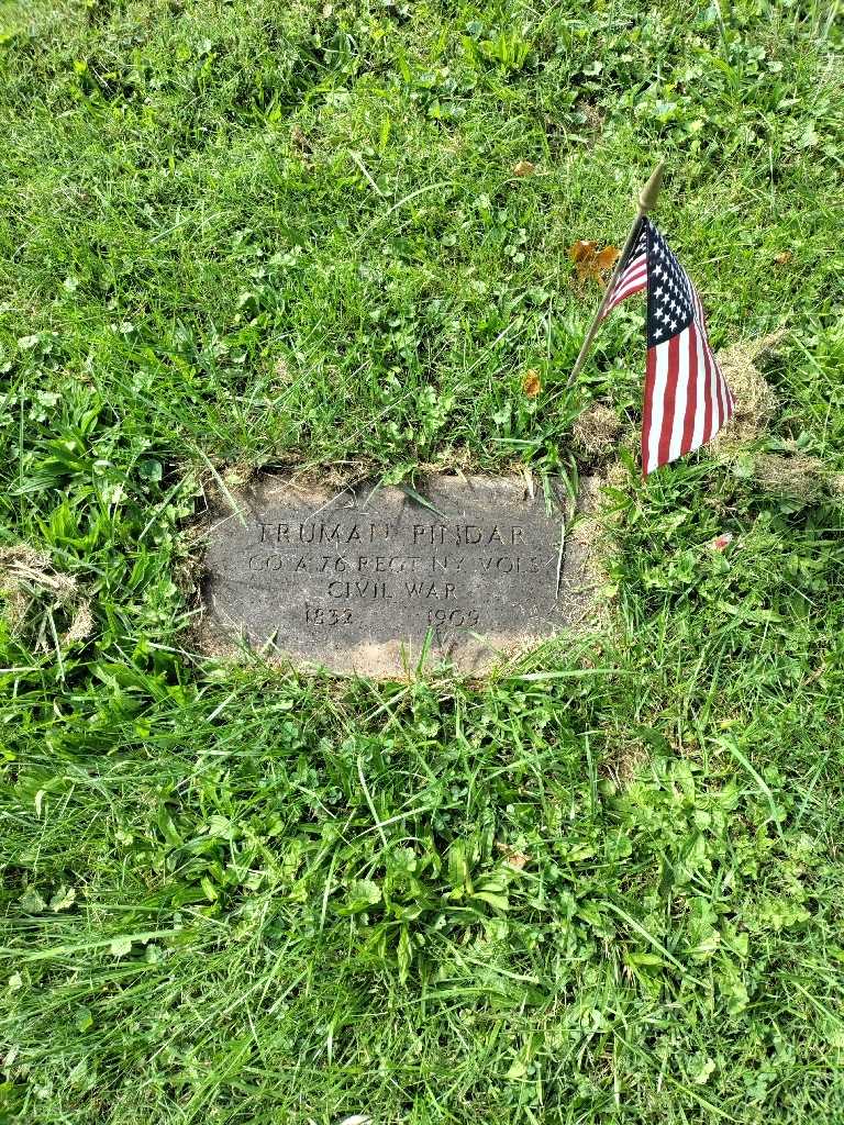 Truman Pindar's grave. Photo 2