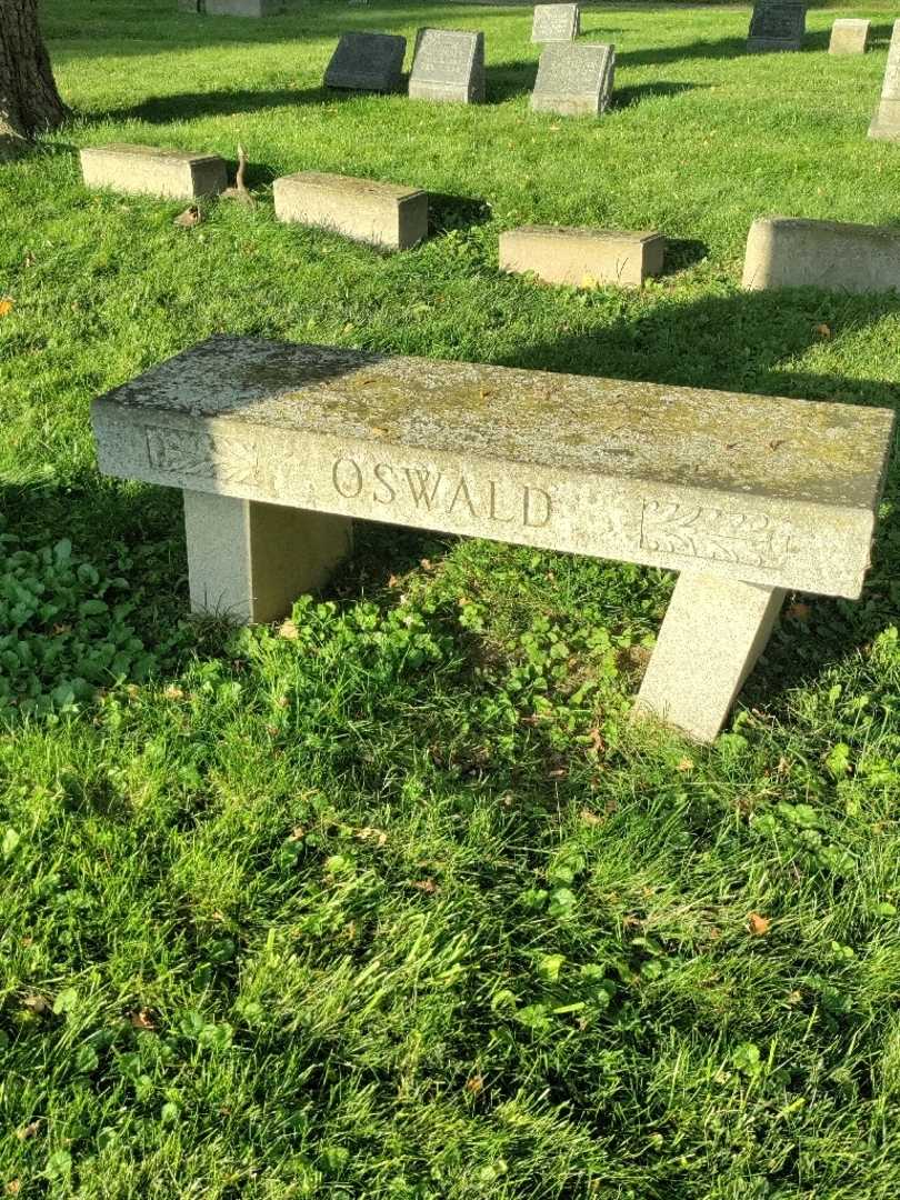Charles C. Oswald's grave. Photo 4