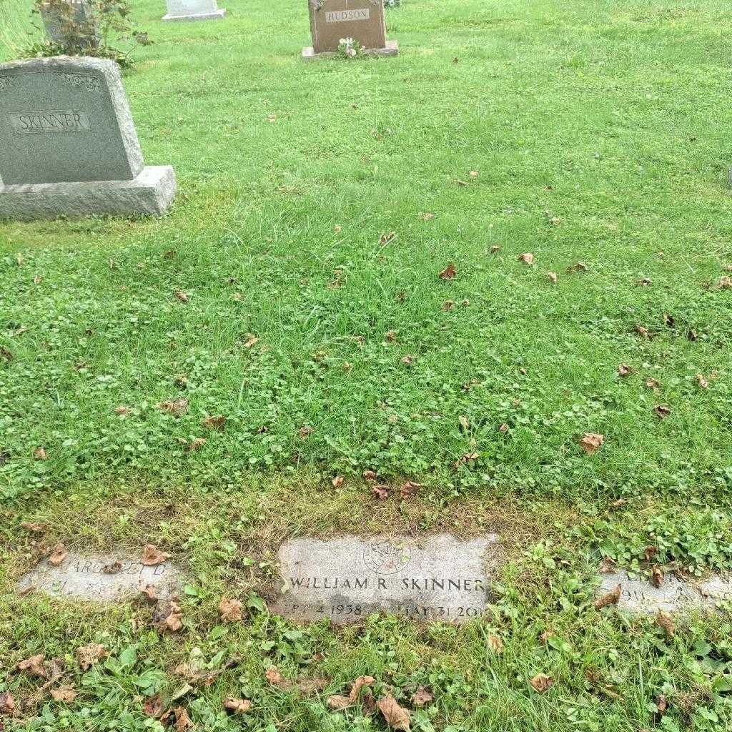 William R. Skinner's grave. Photo 1