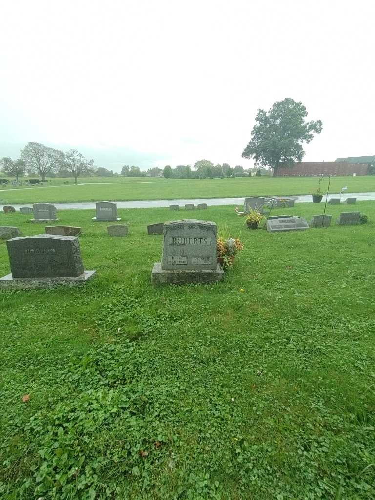 Delia Roberts's grave. Photo 1