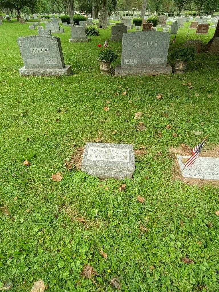 Hattie Baker's grave. Photo 1