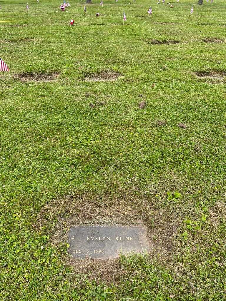 Evelyn Kline's grave. Photo 2