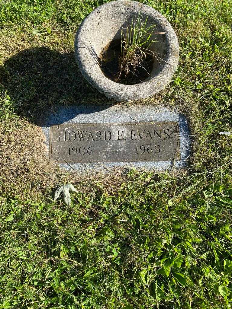 William S. Evans's grave. Photo 3