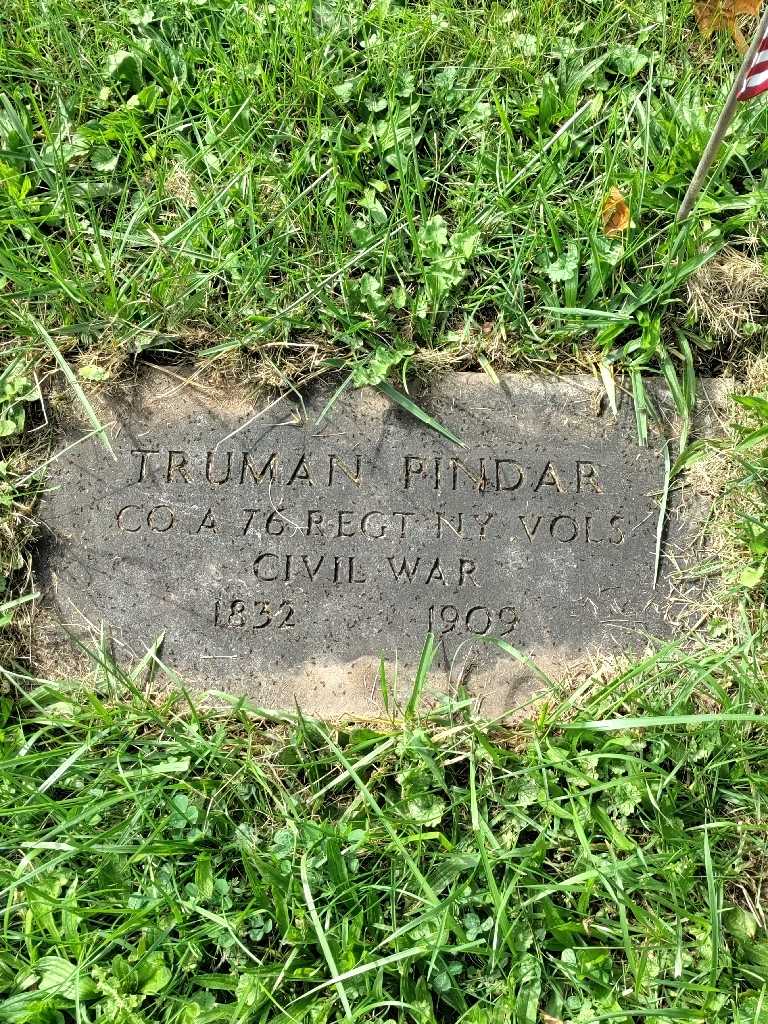 Truman Pindar's grave. Photo 3