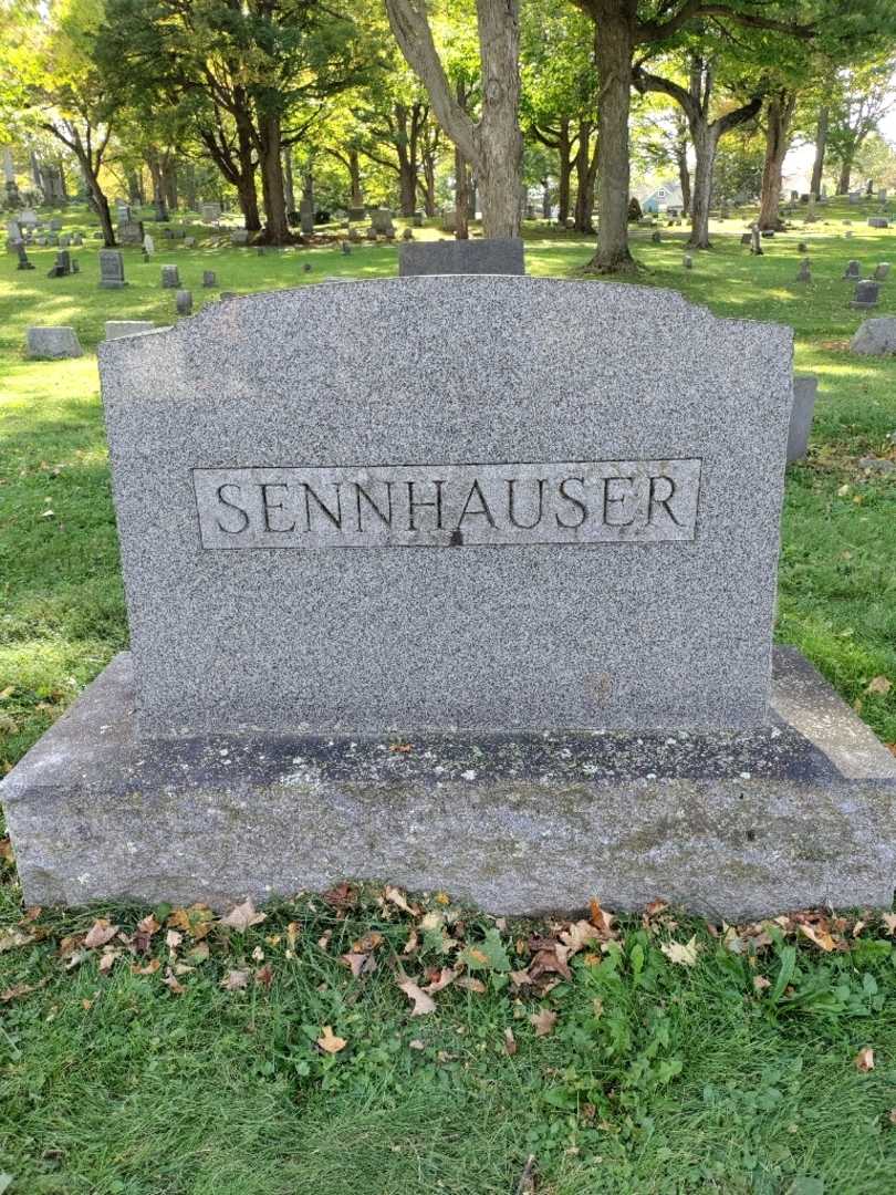 Louise B. Sennhauser's grave. Photo 4