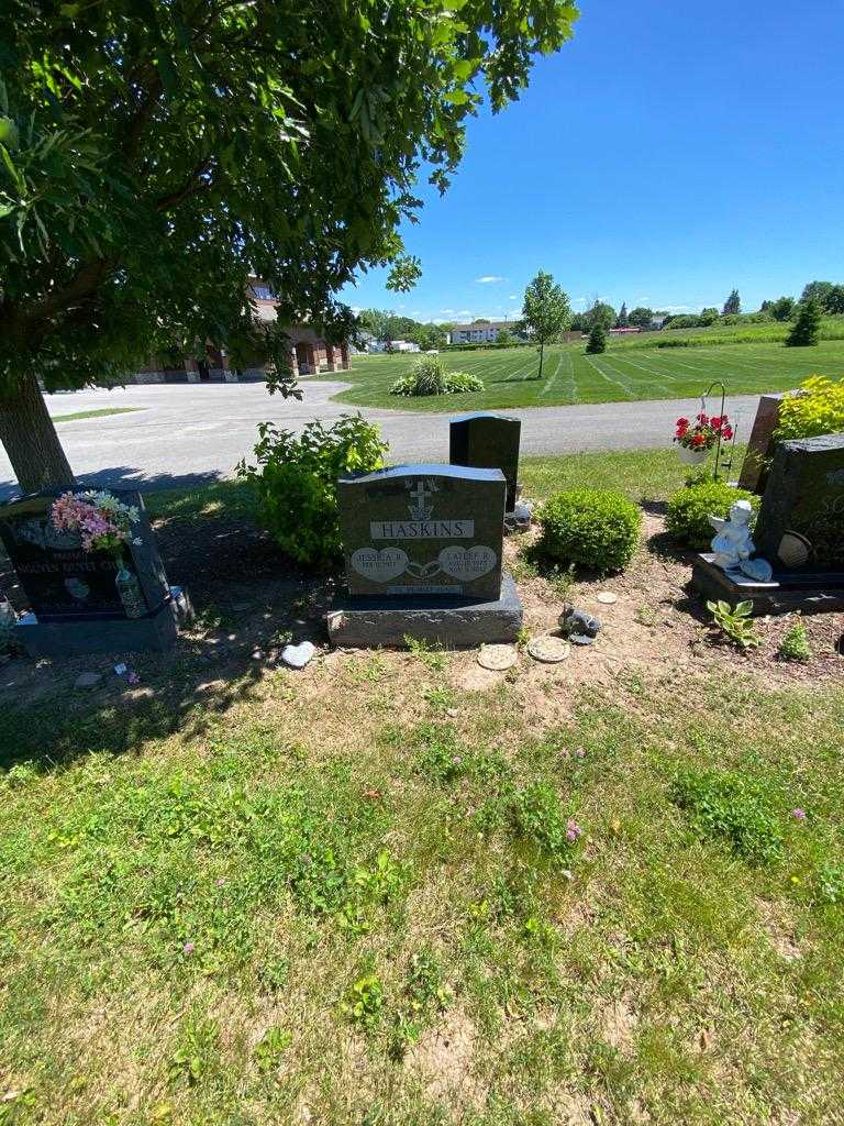 Lateef R. Haskins's grave. Photo 1