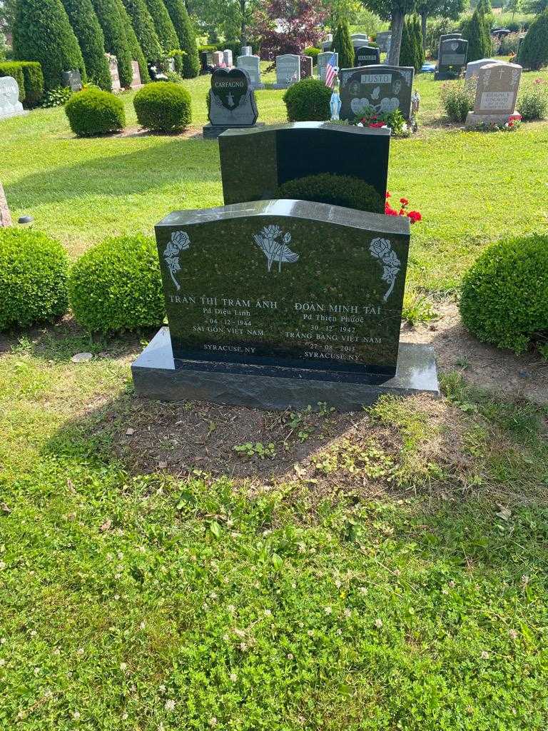 Tai Minh Doan's grave. Photo 2