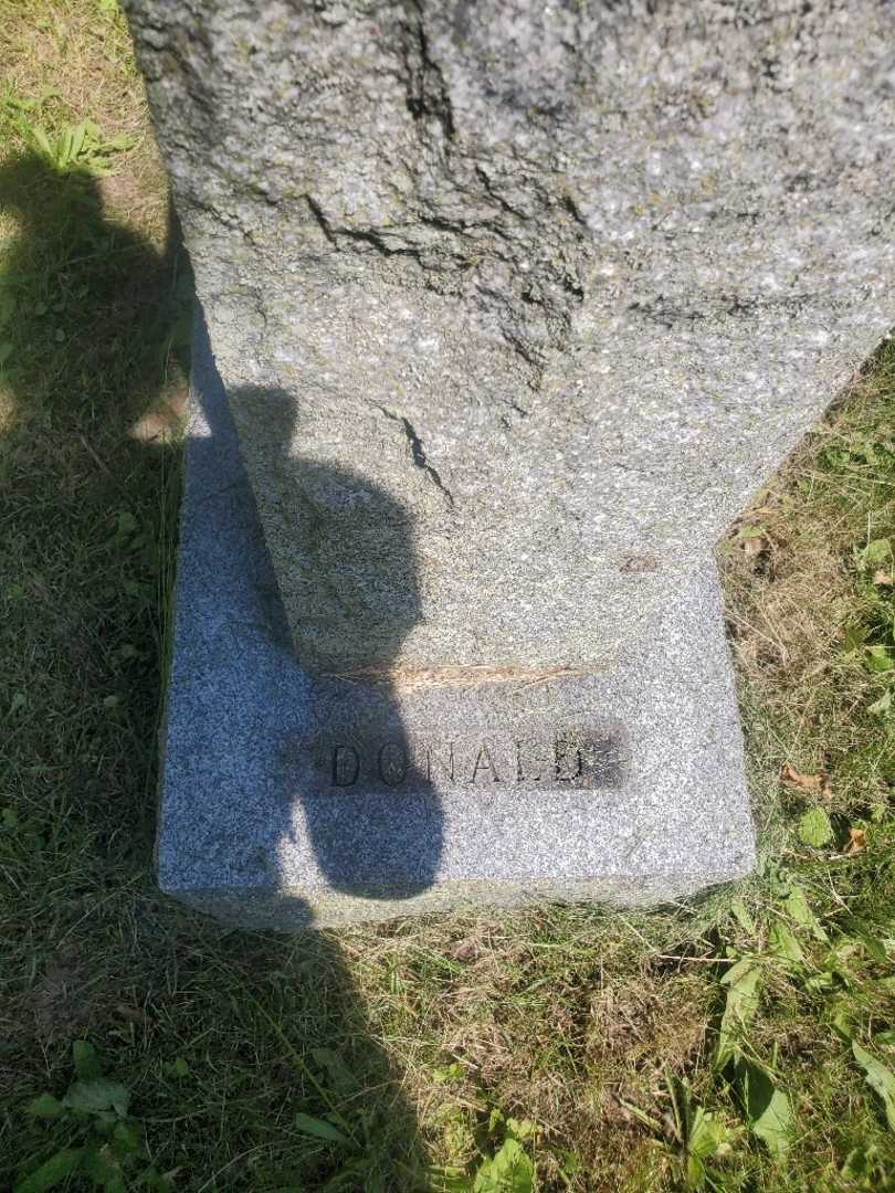 Donald Jennings Metcalf's grave. Photo 4