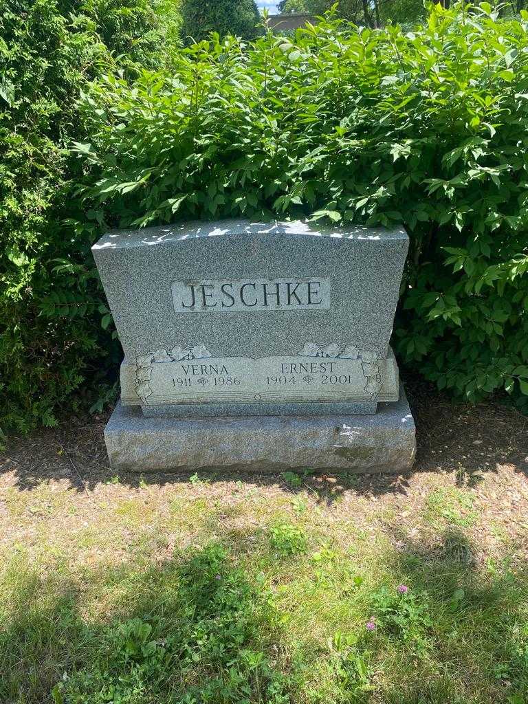 Ernest Jeschke's grave. Photo 2