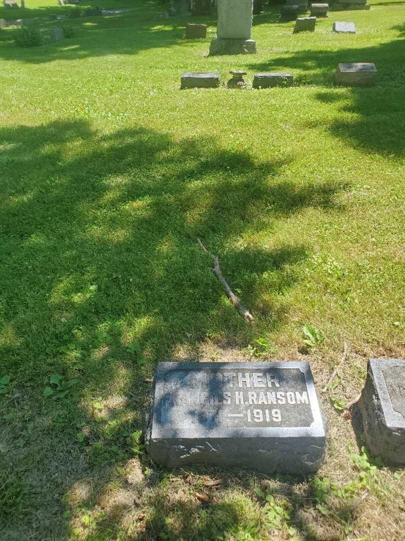 Francis H. Ransom's grave. Photo 1