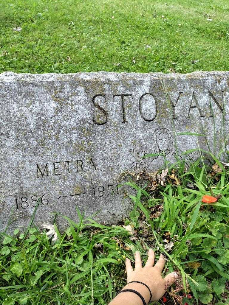 Metra Stoyan's grave. Photo 3