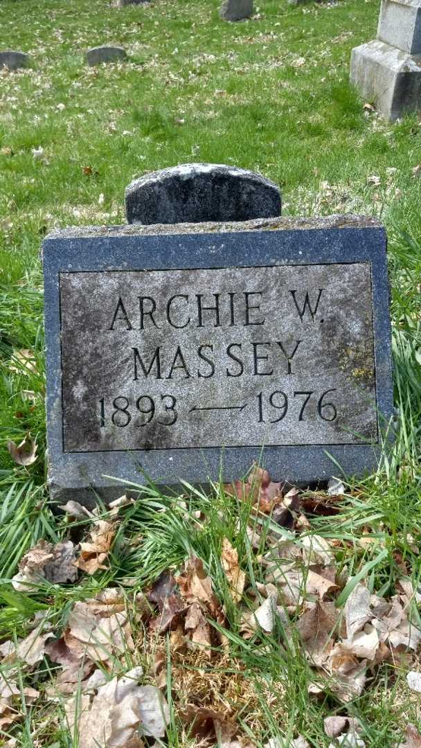 Archibald W. "Archie" Massey's grave. Photo 4