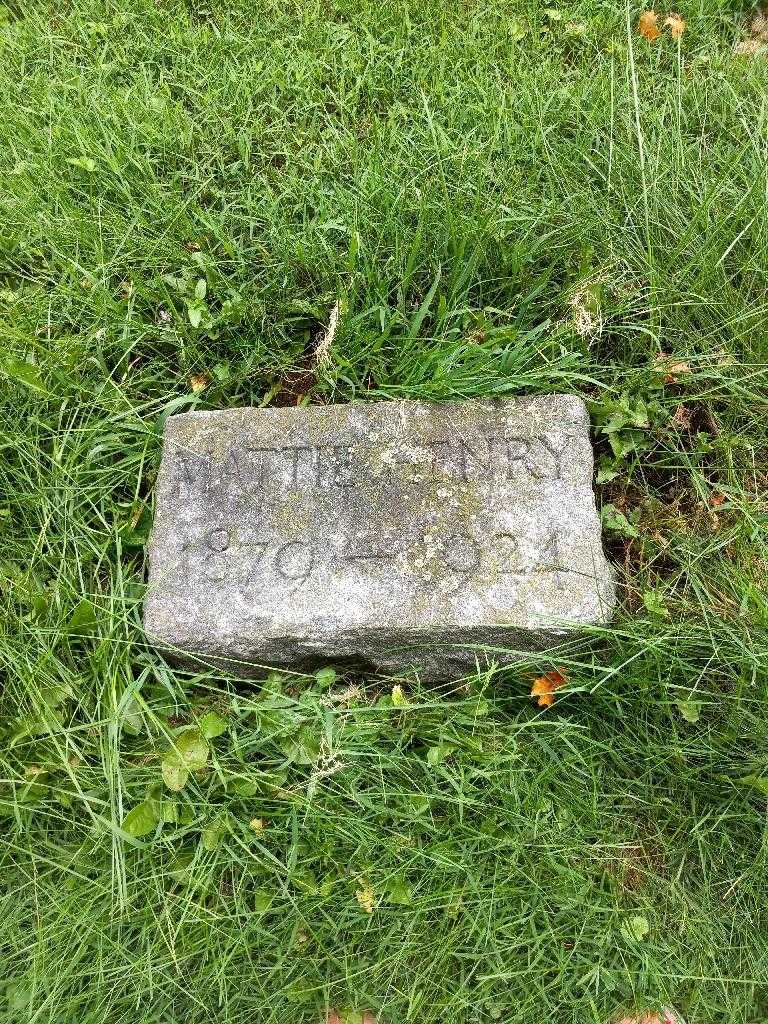 Mattie Henry's grave. Photo 1