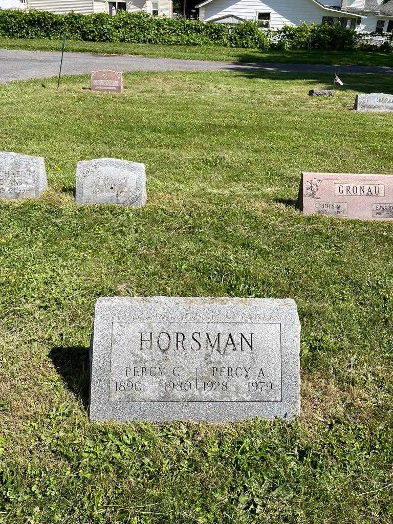 Percy G. Horsman's grave. Photo 2