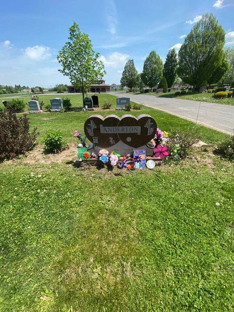 Cassondra "Cass" Anderton's grave. Photo 1