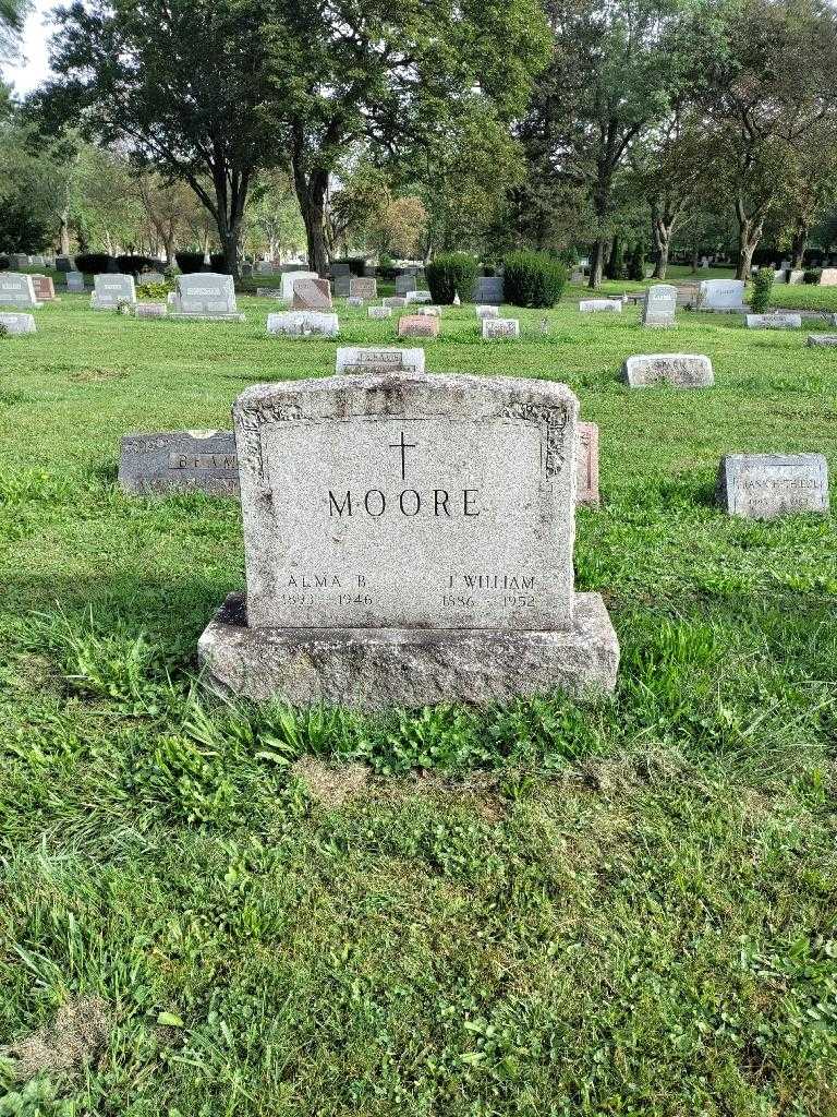 Alma B. Moore's grave. Photo 2
