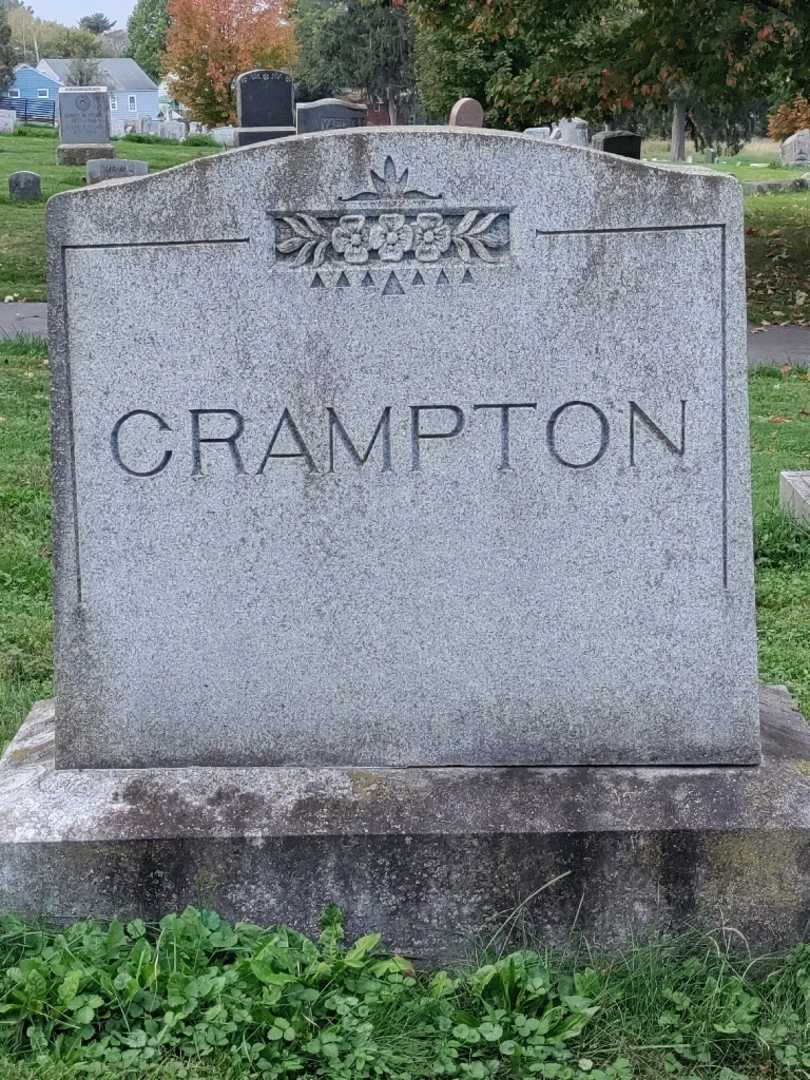 Grant J. Crampton's grave. Photo 4