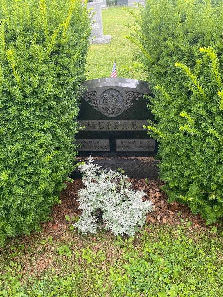 Ernst H.F. Meffle's grave. Photo 2