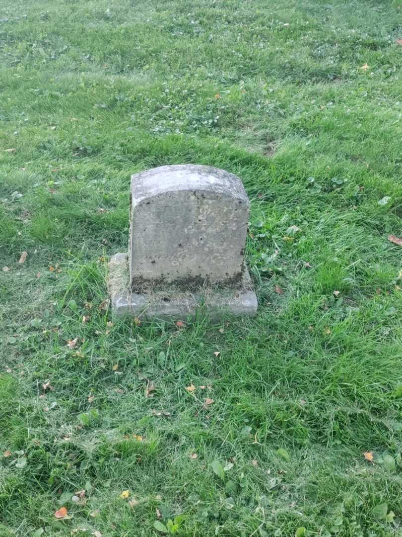 Lucretia Hutson's grave. Photo 2