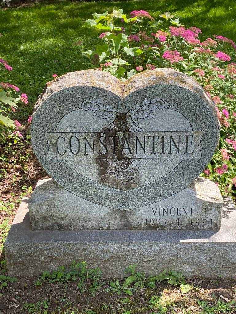 Vincent J. Constantine's grave. Photo 3