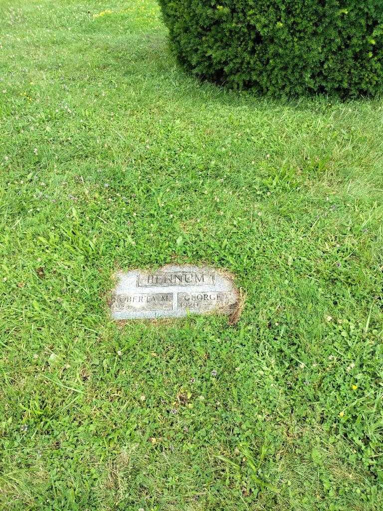 Roberta M. Bennum's grave. Photo 1