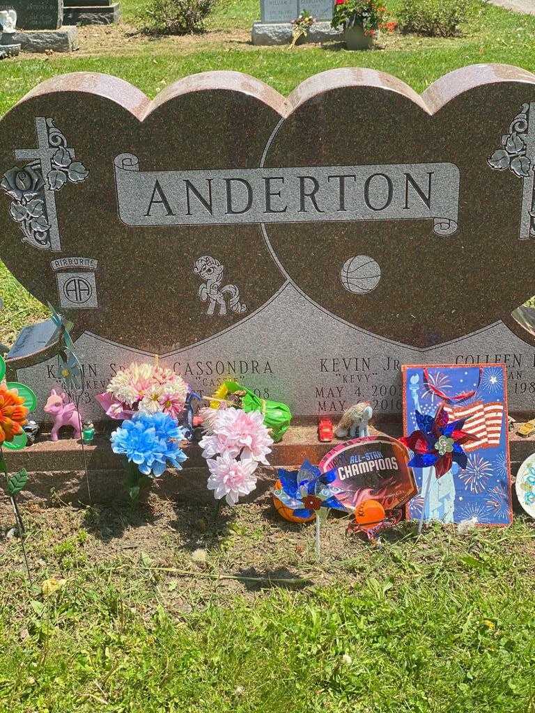 Cassondra "Cass" Anderton's grave. Photo 3