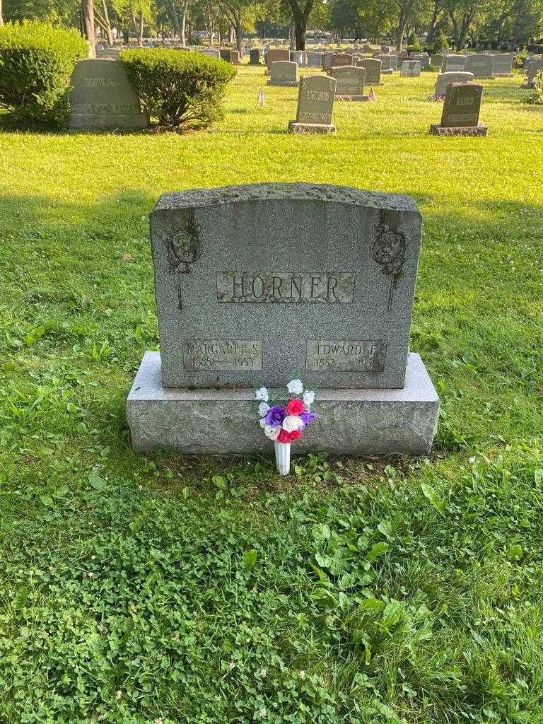 Edward E. Horner's grave. Photo 2