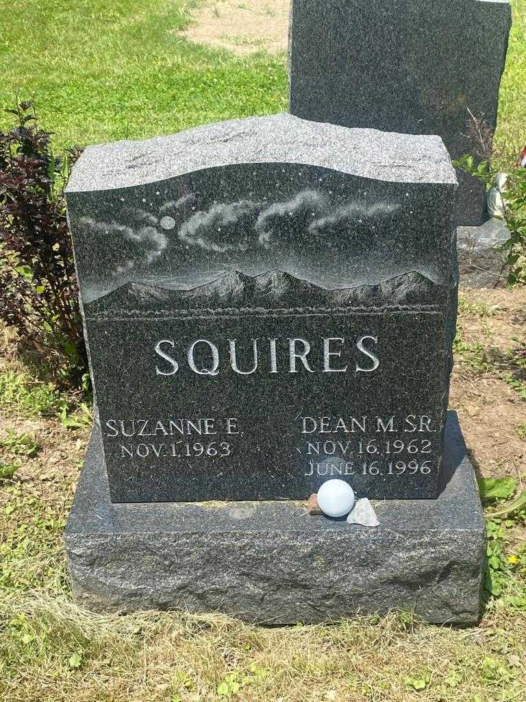 Dean M. Squires Senior's grave. Photo 3