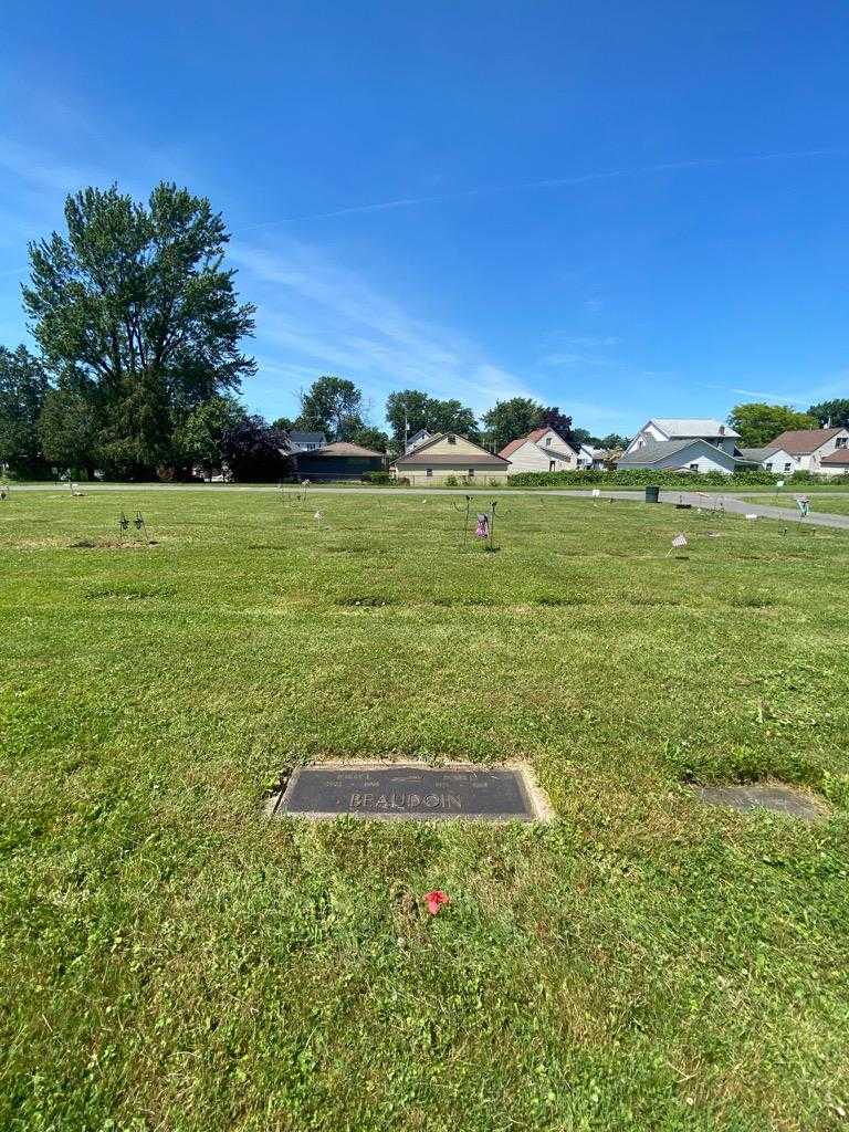Harry L. Beaudoin's grave. Photo 1