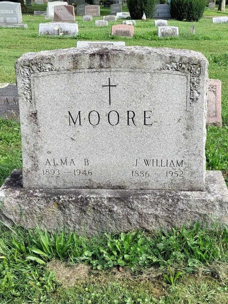 Alma B. Moore's grave. Photo 3