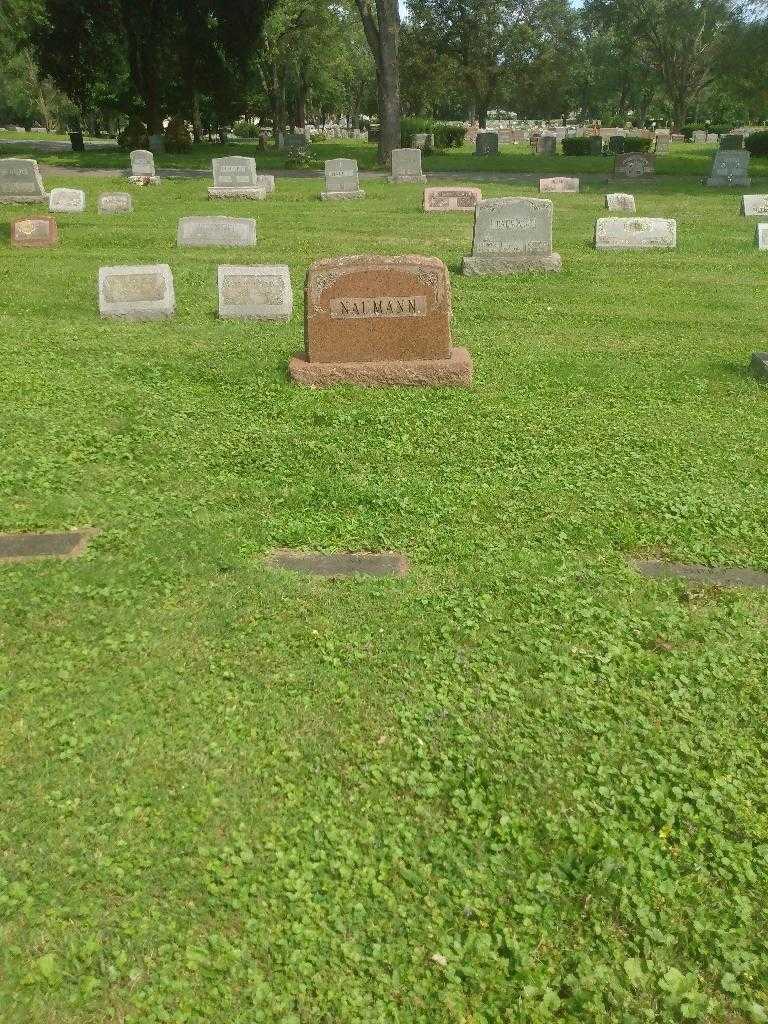 Peter P. Naumann's grave. Photo 3
