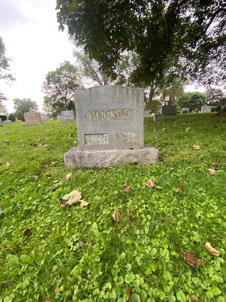 Keith A. Vogelsang's grave. Photo 1