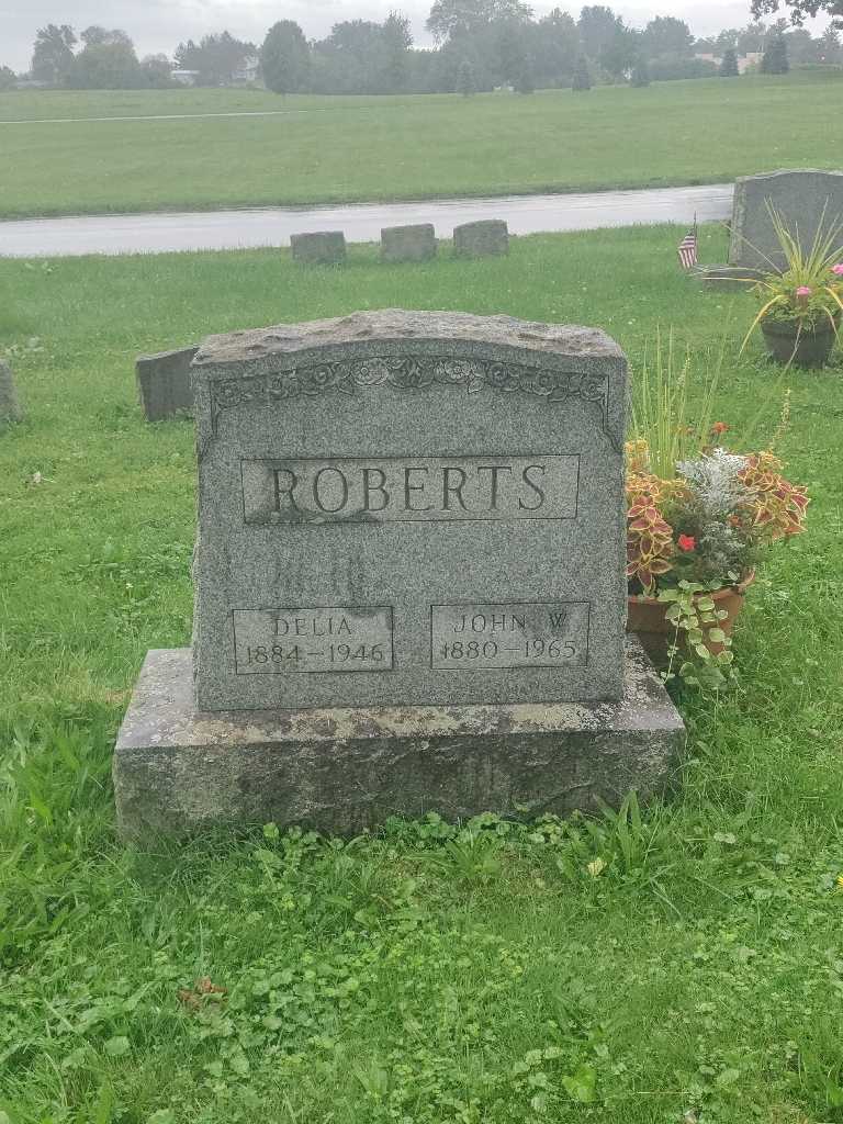 Delia Roberts's grave. Photo 2