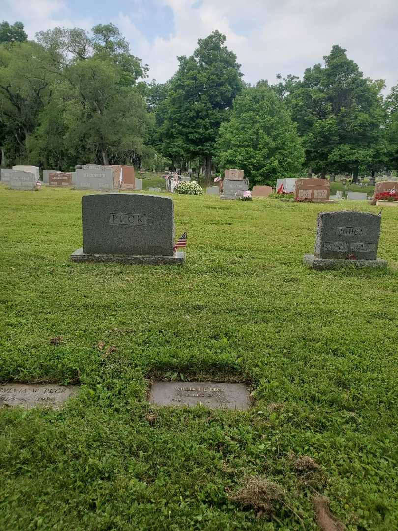 William Edward Peck's grave. Photo 2