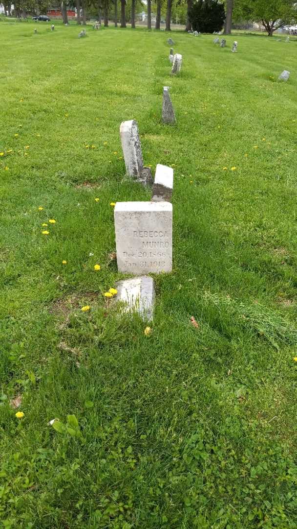 Rebecca B. Munro's grave. Photo 2