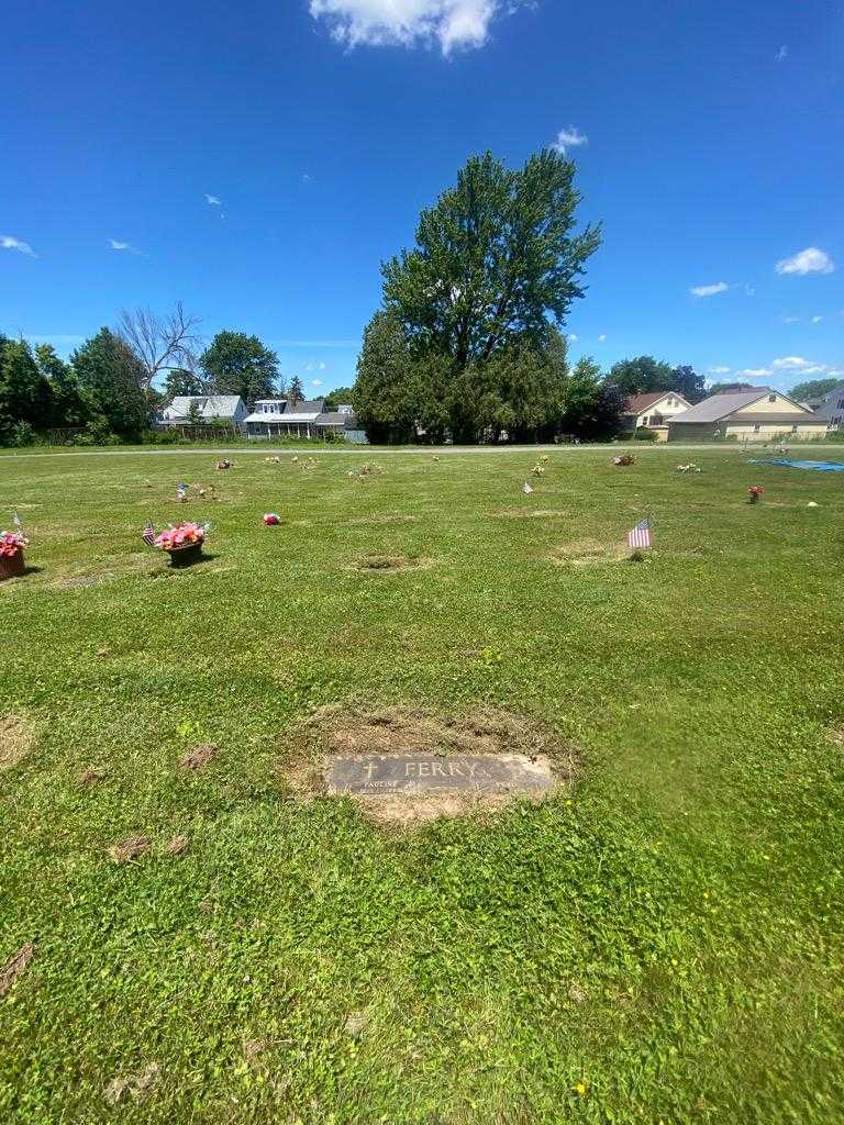 Pauline Ferry's grave. Photo 1