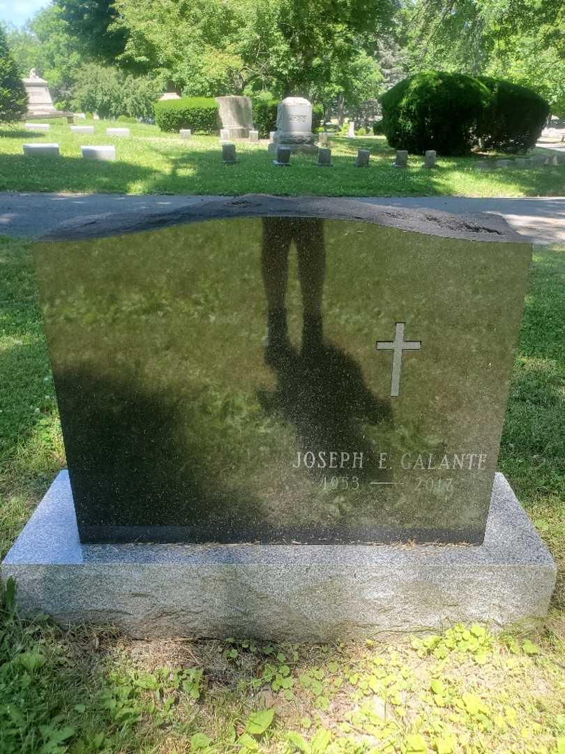 Joseph E. Galante's grave. Photo 3