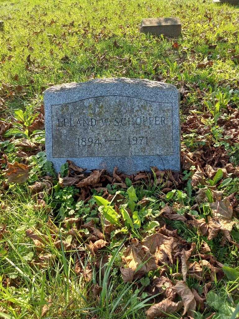 Leland W. Schopfer's grave. Photo 3