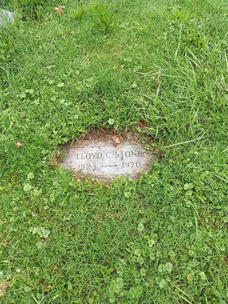 Lloyd C. Stone's grave. Photo 1