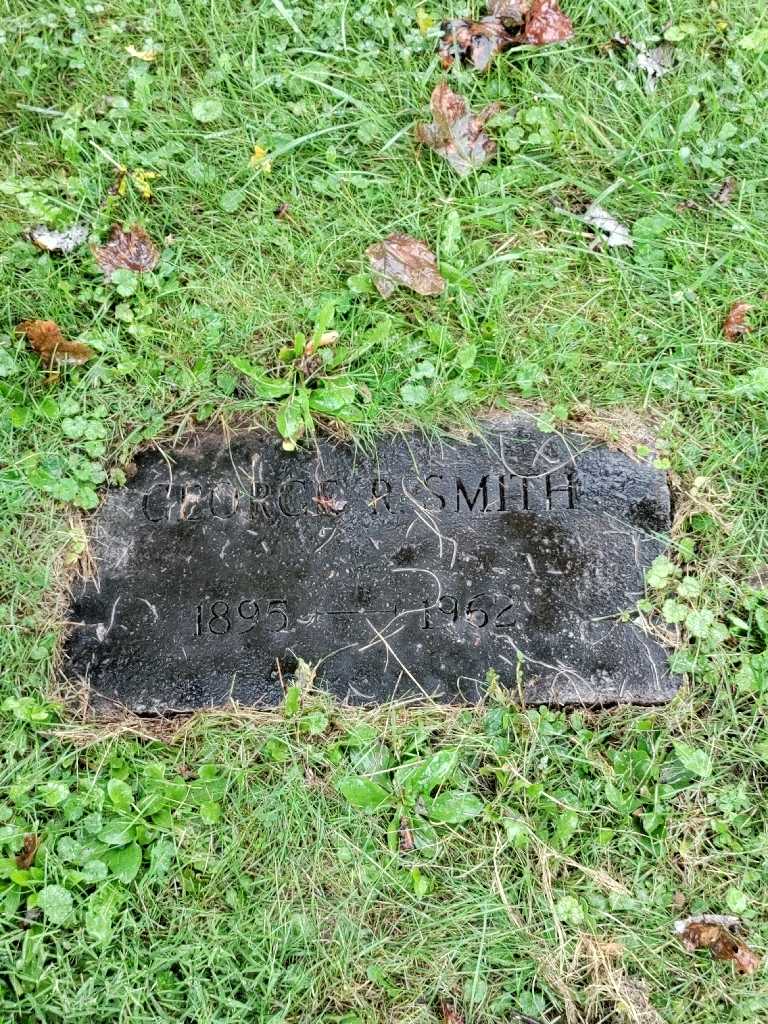 Nora E. Smith's grave. Photo 1