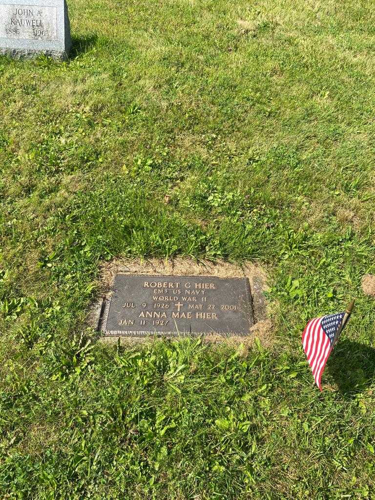 Robert G. Hier's grave. Photo 2