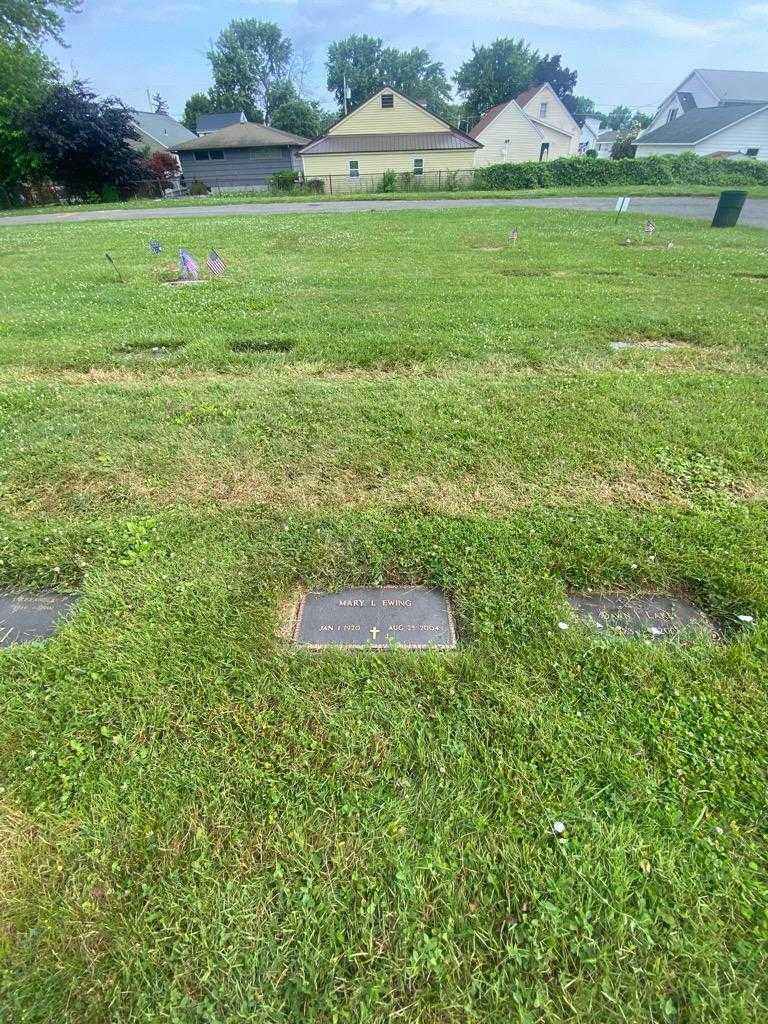 Mary L. Ewing's grave. Photo 1