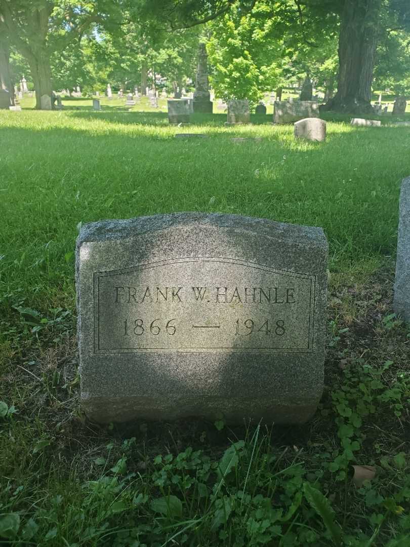 Frank William Hahnle's grave. Photo 3