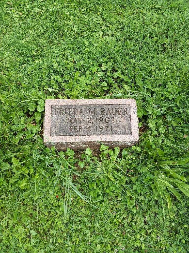 Frieda M. Bauer's grave. Photo 2