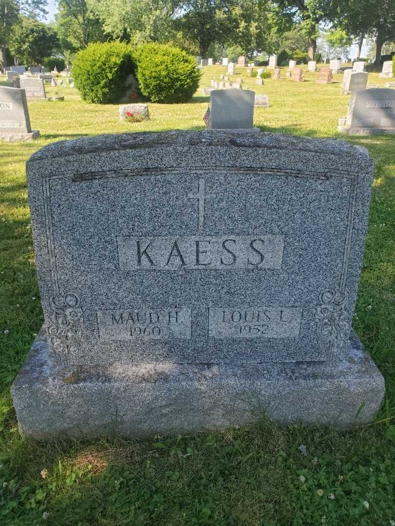 Louis L. Kaess's grave. Photo 1