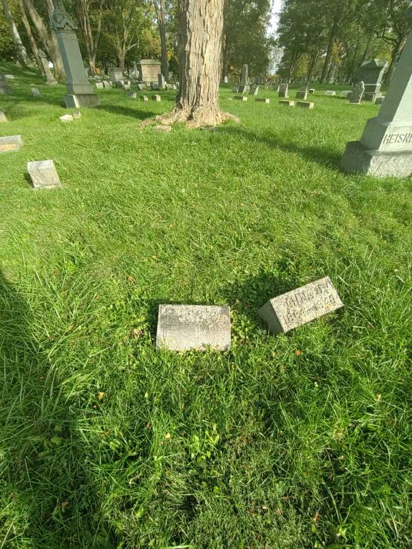 Ada E. Kuntzsch's grave. Photo 1