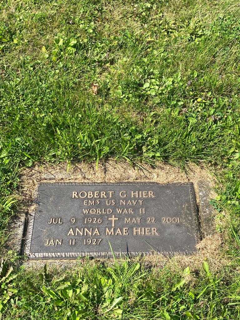 Robert G. Hier's grave. Photo 3