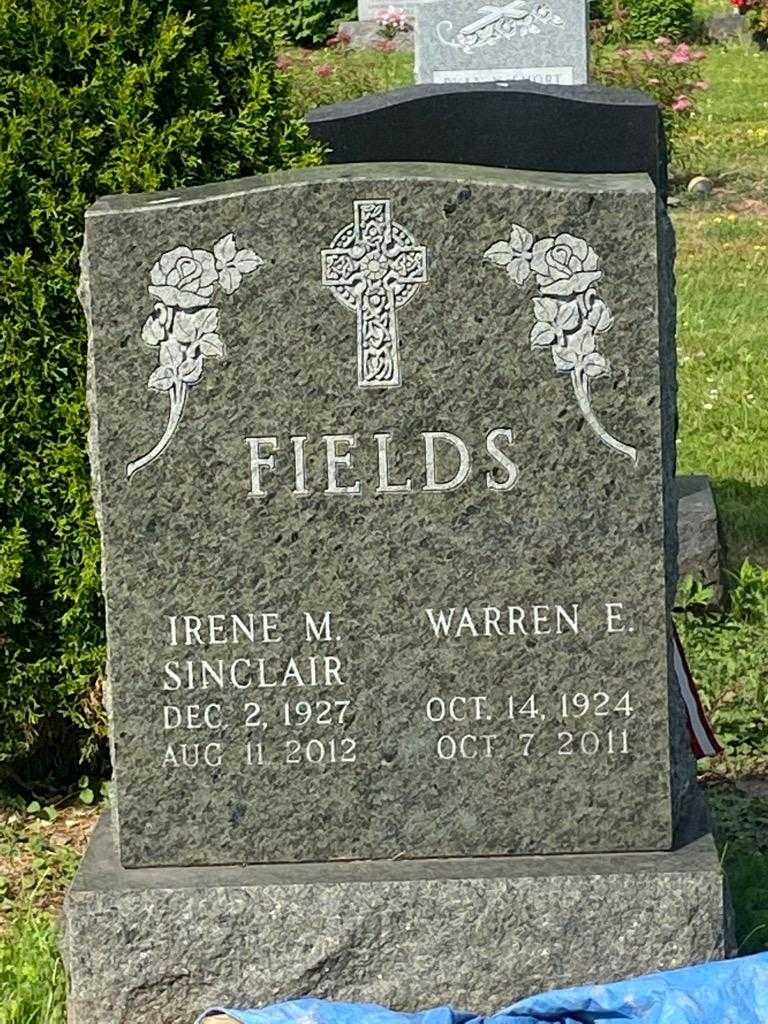 Irene M. Fields Sinclair's grave. Photo 3