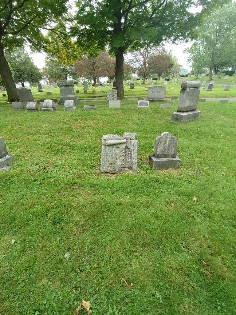 Caroline Hepfner's grave. Photo 2